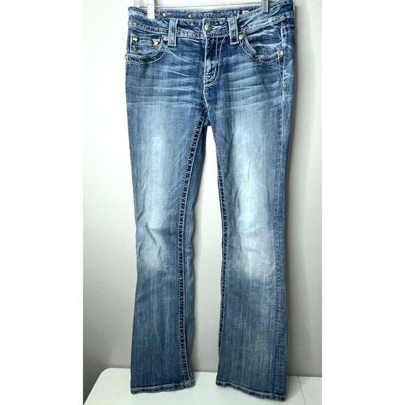 Miss Me Womens Sz 29x33 Signature Boot Cut Low Rise JE819582L Embellished Pocket - Picture 1 of 9